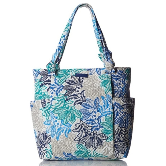 Vera Bradley Handbags - Vera Bradley floral Santiago Hadley Tote bag XL